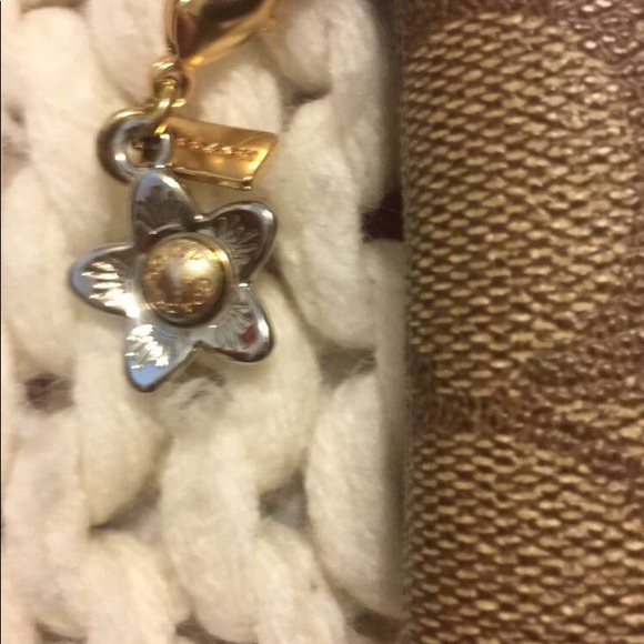 Coach small good condition - Picture 2 of 3